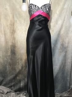 "Outstanding 80's Party/prom/wedding dress. Black, Hot Pink and Zebra Great vintage condition! Still has $169 price tag. Approx SIZE 1/2, tag says 5, this is a JUNIOR size so please see measurements prior to purchase. Bust 28\" Waist 24\" Length 55\" Designer Jessica McClintock for Gunne Sax Made in the USA Own a piece of history! Side zipper Purveyors Note: I search many states far and wide to locate the very best true vintage pieces for the discerning collector. Know that every piece has a sto Vintage Prom Dresses Y2k, 90s Prom Aesthetic, Prom Dresses 2000s, 80s Prom Aesthetic, Zebra Prom Dress, Prom Dress 2010, Vintage Prom Dresses 90s, 2000s Dresses, Emo Prom