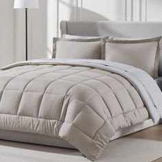 the comforter is clean and ready to be used in the bedroom or as a bed