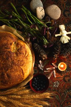 Altar for Lammas; bread, seasonal fruits and flowers. Lammas Lughnasadh Wallpaper, Lammas Lughnasadh Aesthetic, Lammas Bread, Lammas Altar, Modern Day Witch