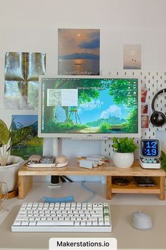 Study Desk Setup Mechanical Keyboard Desk Setup, Cute Study Desk, New Life Aesthetic, Study Desk Setup, Gaming Room Inspiration, Pc Gaming Room, Office Room Ideas, Laptop Setup, Cozy Setup