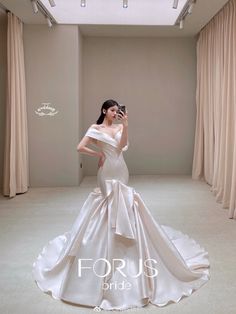 Weading Dress, Ball Gowns Fantasy, Wedding Dresses London, Wedding Event Dresses, Ethereal Dress, Fancy Gowns, Fashion Drawing Dresses, Princess Ball Gowns, Dreamy Dress