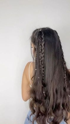 White Women Braids Hairstyles, Simple Prom Looks, Hairstyles Going Out Night Out, Hairstyles With Braids Easy, One Piece Hairstyles, Cute Simple Hairstyles For Long Hair, Hairstyle For Birthday, Fair Hairstyle, Prom Braid Hairstyles