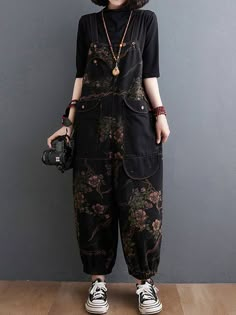 Funky Modest Fashion, Cottagepunk Outfit, Nonbinary Fashion Outfits, Nonbinary Clothes, Adrogonus Outfits, Nonbinary Fashion, Genderqueer Fashion, Style Overalls, Coated Denim