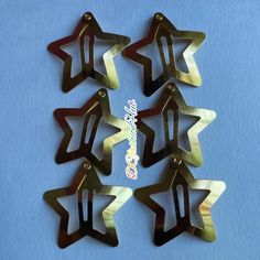 6pcs Gold Star Snap Hair Clips  Dm any questions  Domestic and International delivery available. Happy Shopping! 🛍️ Y2k Hair Clips, Hair Clips Y2k, Summer Hair Clips, Hair Clips Gold, Star Hair Clips, Snap Hair Clips, Oc Board, Y2k Hair, Star Hair