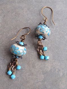 Love the use of the bead caps. Lampwork Bead Jewelry, Diy Collier, Lampwork Jewelry, Jewelry Making Earrings, Earrings Inspiration, Lampwork Glass Beads, Bijoux Diy, Hand Made Jewelry, Bead Caps