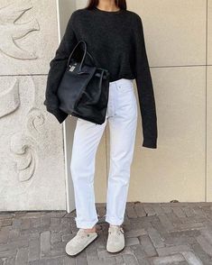 Suede Clogs Outfit, Clogs Outfit Ideas, Minimalist Winter Fashion, Boston Birkenstock, Birkenstock Suede