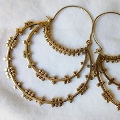 These Are Nwot Large New Golden Brass Artisan Hand Crafted Hoops / Lightweight Made In Nepal. Fairly Lightweight, Measures 2" X 2.5" Mixed Metals, Brass Jewelry, Nepal, Earrings Handmade, Handcrafted Jewelry, Jewelry Crafts, Fashion Beauty, Copper, Brass