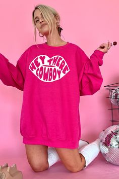 Rose Hey There Cowboy Graphic Oversize Sweatshirt Oversized Pink Top With Crew Neck, Pink Relaxed Fit T-shirt For Fall, Trendy Pink Sweatshirt For Fall, Trendy Pink Fall Sweatshirt, Pink Oversize Sweatshirt For Streetwear, Pink Screen Print Sweatshirt For Fall, Pink Relaxed Fit Sweatshirt For Fall, Casual Pink Sweatshirt With Graphic Print, Pink T-shirt For Fall Loungewear