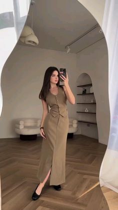 Lady Outfit, 2piece Outfits, Classy Prom Dresses, Maternity Dresses For Photoshoot, Elegant Dresses Classy, Fashion Tops Blouse, Prom Dress Inspiration, Casual Day Outfits, Girly Dresses