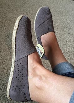 I wonder if they are as comfy as they are cute? Casual Gray Slip-on Flat Sneakers, Comfortable Gray Flat Slip-on Sneakers, Spring Slip-on Flats With Stitched Sole, Casual Gray Slip-on Flats, Toms Sandals, Toms Outfits, Red Toms, Black Slip-on Flats With Stitched Sole, White Toms