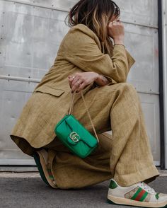 Green Bags Outfits, Gucci Marmont Mini Outfit, Gucci Marmont Super Mini Outfit, Gucci Marmont Outfit, Gucci Marmont Bag Outfit, Gucci Bag Outfit Street Styles, Flap Bag Outfit, Gucci Super Mini Marmont