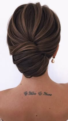 Classic Chignon, Prom Braid, Wedding Hairstyles For Medium Hair, Homecoming Hairstyles Updos, Up Dos For Medium Hair