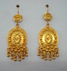 ethnic sterling silver gold vermeil gold gilded earring pair from rajasthan india. nice handmade design good for jewelry collection.long max.- 6.2 cm(2.4")width max.- 2 cm(0.8")weight - 16 gramsmaterial - Good Silver with gold plate. Gilded Earrings, Upper Ear Earrings, Silver Choker Necklace, Ankle Chain, Silver Jewelry Earrings, Silver Choker, Rajasthan India, Gold Gilding, Handmade Design