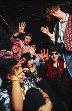 Photographs of 90s nightlife at the height of acid house - i-D Club 90s, 90s Clubbing, House Party Photography, 90s Techno, 90s House Party Aesthetic, 90s House Party, 90s Party Aesthetic, Nightlife Photography, 90s Club Aesthetic