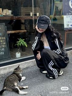 Girl With Headphones, 사진 촬영 포즈, Streetwear Aesthetic, Easy Trendy Outfits, Photo Idea, Kpop Fashion Outfits, 가을 패션, Insta Photo Ideas, Cute Fits