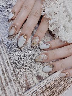 Diy Rhinestone Nails, Bridal Nails Designs, Gold Wallpaper Iphone, No Chip Nails, Nail Art Designs Diy, Nails Desing, Bridal Nails