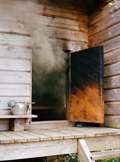 Inside the wild saunas of Britain Sauna Garden, Wood Burning Hot Tub, Russian Banya, Sauna Outdoor, Sauna Hot Tub, Hammam Spa, Sauna Diy, Sauna House