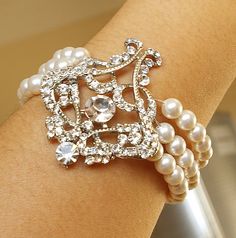 pearl bracelet Opulent Jewelry, Wedding Cuff Bracelet, Bracelet Tutorials, Bridal Bracelet Pearl, Pearl Bracelet Wedding, White Pearl Bracelet, Bracelet Pearl, Fun Jewelry, Pearl And Lace