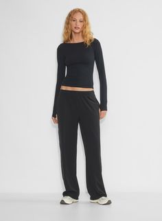 BUTTER RECOVERY PANT | Aritzia Aritzia Black Sweatpants, Aritzia Fall Outfits, Aritzia Effortless Pant Outfit, Aritzia Essentials, Aritzia Loungewear, Aritzia Clothes, Aritzia Sweatpants, Aritzia Outfit, Olive Mini Skirt