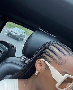 Braids With Back Out, Cornrows On Top Box Braids In Back, Lemonade Braids With Design On The Side, Braids On Mannequin Head, Cornrow Extensions, C4 Hair, College Hair