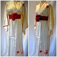 Traditional White Kimono For Ceremonies, Traditional Cream Kimono, White Long Silk Kimono, White Long Vintage Kimono, Long White Vintage Kimono, Womens Robes, Silk Kimono, Orange Flowers, Vintage 1960s