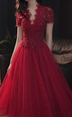 Long Gown Elegant, Western Wedding Dress, Partywear Outfits, Red Frock, Desi Wedding Dresses, Gowns Dresses Elegant, Frock For Women, Designer Evening Gowns, Contemporary Dresses