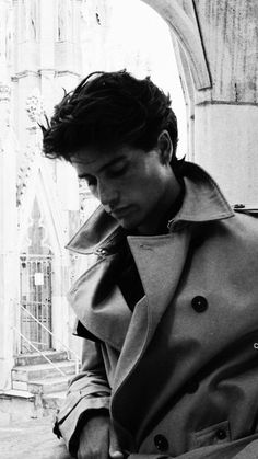 Italian Cinema, Spiritual Fashion, Gentleman Aesthetic, Gentleman Quotes, Men Stylish Dress, Guys Clothing Styles, Alain Delon, Elegante Casual, Old Money Style