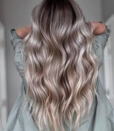 Level 4 Brown Hair, Brown Hair With Ash Highlights, White Blonde Hair Color, Ash Highlights, Dishwater Blonde, Grey Silver Hair, Hair Color And Cuts, Golden Blonde Hair Color, Caramel Blonde Hair