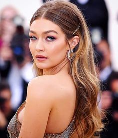 Hairstyles For Straight Hair, Fine Straight Hair, Ball Hairstyles, Hair Hoco, The Met Gala, Wedding Hair Inspiration, Penteado Cabelo Curto, Best Jewelry, Sleek Hairstyles