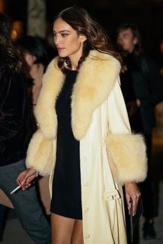 Jacket Runway, Alexa Chung Style, Alexa Chung, Kate Moss, Mode Vintage, Mode Inspiration, Winter Looks, Scandal