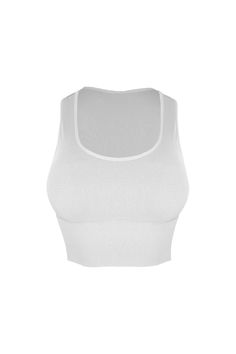 Scoop neck sculpting soft smooth basic crop top Slip on closure Bra friendly Runs true to size 92% Nylon 8% Spandex Julia is in size SM Height: 5'7" Bust: 32" Waist: 26" Hips: 38" Neck Sculpting, Basic Crop Top, Scoop Neck Top, Round Neckline, Sale Items, Scoop Neck, Crop Top, Slip On, Spandex