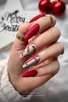 Burberry Nails, Nagellack Trends, Her Nails, Christmas Nails Acrylic, Winter Nail Designs, Xmas Nails, Christmas Nail Designs