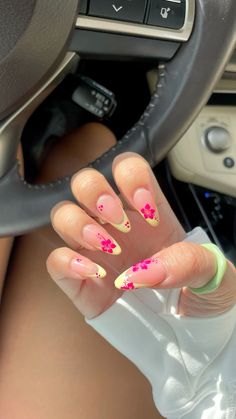 summer hibiscus nails Acrylic Nails For Mexico, Leopard Hibiscus Nails, Hibiscus Flower Toe Nails, Hibiscus Toe Nails, Pink Hawaii Nails, Hawaii Nails Short, Hawaiian Acrylic Nails, Nails With Hibiscus Flower, Tropical Vacation Nails Simple