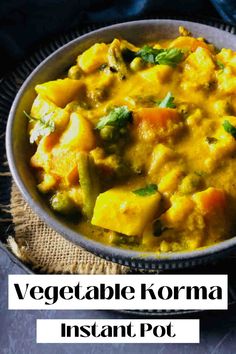 vegetable korma instant pot recipe in a bowl