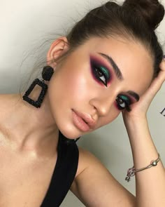 Jaclyn Hill Vault Palette Looks, 2023 Fashion Trends For Work, Sultry Makeup For Hazel Eyes, Trucco Glam, Trucco Smokey Eye, Nude Eye Makeup, Makeup Zombie, Winter Make Up, Latest Makeup Trends