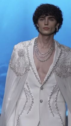 Angelic Aesthetic Outfit, Ethereal Aesthetic Fashion, White Goth Outfit, Goth Outfits Men, Ethereal Outfit, Dr Faustus, Masquerade Men, Aesthetic Fashion Men, Pageant Outfits