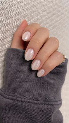 Pearl Nails, Round Nails, Neutral Nails