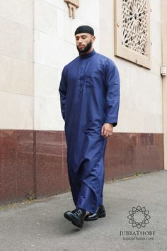 Kanzu Wear, Islam Clothes, Halal Fashion, Thobes Men, Polo Outfit Men, Orientation Outfit, Middle Eastern Clothing, Casual Look For Men