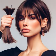 Bob Straight Hair Bangs, Sleek Bob With Bangs, Italian Bob Haircut With Bangs, Sleek Bob Haircut With Bangs, Haircuts Of 2023, Wedding Hair Looks, Bluntbob Bangs, Κούρεμα Bob, Classic Wedding Hair