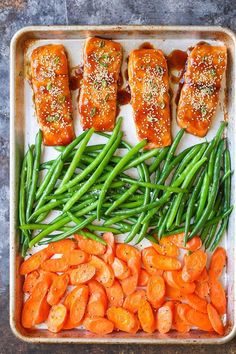 A one pan dinnerQuickFastAnd so flavorfulWith your veggies right alongside your main for the speediest clean up EVER 300 Calorie Meals, 500 Calorie, Sheet Pan Suppers, Sheet Pan Dinners Recipes, Easy Skillet, One Pan Dinner, Teriyaki Salmon, Pan Dinners