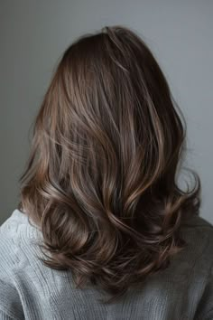 Icy Brown Hair, Rambut Brunette, Brown Hair Color Ideas, Brown Hair Looks, Brown Hair Inspo, Layered Haircuts For Medium Hair, Chocolate Brown Hair, Hairstyles For Layered Hair, Icy Blonde