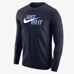 It's your game. Make sure everybody knows in this classic Nike long-sleeve. Nike Long Sleeve Fan Gear Top, Nike Long Sleeve Tops Team Spirit, Nike Long Sleeve Tops With Team Spirit, Nike Long Sleeve Tops For Team Spirit, Nike Long Sleeve Tops For Sports Events, Long Sleeve T-shirt With Logo Print For Game Day, Nike Long Sleeve Top For Game Day, Nike Long Sleeve Moisture-wicking T-shirt, Long Sleeve Team Logo T-shirt For Streetwear