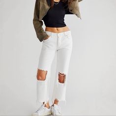 Brand New With Out Tags Free People Flare Jeans, Mid Rise Straight Leg Jeans, Rose Jeans, White Distressed Jeans, Cropped White Jeans, Cropped Pants Women, Free Jeans, Red Jeans, Free People Jeans