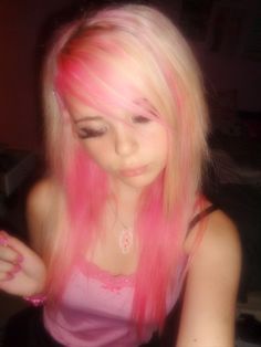 Skunk Hair, Emo Scene Hair, Dyed Hair Inspiration, Emo Hair, Pretty Hair Color, Hair Stylies, Scene Hair, Dye My Hair