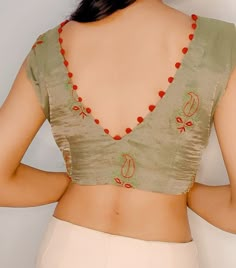 Banarsi Silk Saree Blouse Design, Trending Blouse Designs 2024, Banarsi Saree Blouse Design Back Neck, Zero Neck Saree Blouse, Silk Cotton Blouse Designs Latest, Nice Blouse Designs, Banarsi Blouse Design Latest, Banarsi Blouse Design, Banarsi Saree Blouse Design