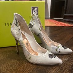 Feminine Floral White Heal With Rose Gold Accent Rose Gold Accents, London Shoes, Floral White, Ted Baker London, Gold Accent, Black Green, Ted Baker, Shoes Women Heels, Shoes Heels