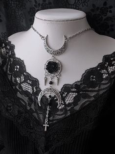 The price is for a necklace only, others are not included. Garment Size SizeFree SizeFull Length48+5 Dark Jewelry Gothic, Dark Fantasy Jewelry, Eclectic Townhouse, Sala Grunge, Moon Clothes, Gothic Necklaces, Goth Jewellery, Gothic Jewelry Diy, Moon Clothing