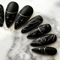 Welcome to LD Nails! 🖤 One set of 10 REUSABLE Press On Nails 🖤 🖤 Made to order in your shape & size 🖤 🍄 Celestial Mushroom: black witchy press on nails with rose gold negative space French tips, moons, stars, wispy leaves and mushrooms. Purchase INCLUDES an application kit! It consists of: 🖤 detailed application & removal instructions 🖤 a sealed and sanitary mani kit (100/180 file, buffer block, cuticle pusher) 🖤 2 alcohol pads 🖤 nail tabs or glue (glue is standard, request tabs in the personalization box if you prefer them!) *Only one kit is sent per order. Extra kits and kit contents can be picked up here 👉 https://www.etsy.com/ca/listing/817160463/application-kit-press-on-nails-gothic Est. 2020: LD Nails specializes in custom Gothic, Witchy and Alternative Press On Nails. I dr Halloween Nail Ideas, Alcohol Pads, Space Nails, Halloween Nail Designs, Halloween Nail, French Tips