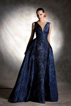 Brocade and lace dress – HerTrove Haute Couture Looks, Look Formal, Couture Looks, Brocade Dresses, Mob Dresses, Gala Dresses, Gowns Of Elegance, Embroidery Dress, Evening Dresses Prom