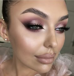 Dusty Purple Makeup, Dusty Pink Makeup Look, Pink Glam Makeup Looks, Mauve Makeup Look, Lilac Makeup, Mauve Makeup, Black Smokey Eye Makeup, Pretty Eye Makeup